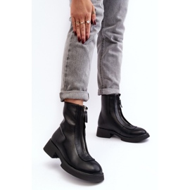 Schwarze Damenstiefel mit flachem Absatz 2