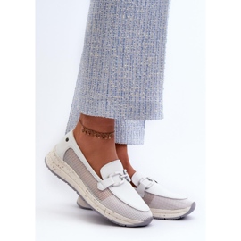 Weiße Sportmokassins 1