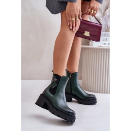 Modell Zazoo Dunkelgrüne Stiefel schwarz 1