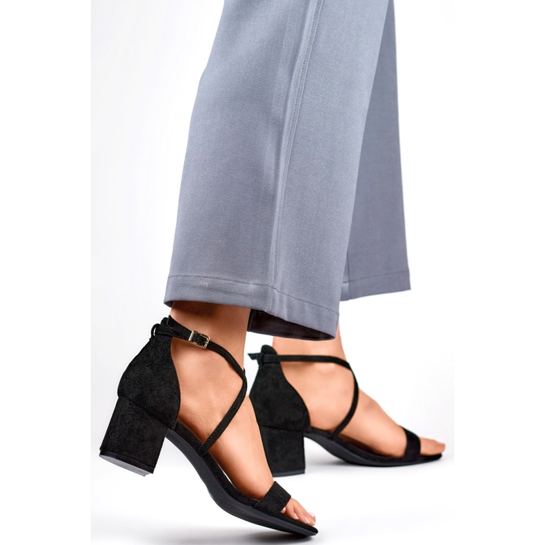 Damensandalen auf Block 6895B, schwarz 1