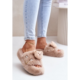 Beigefarbene Innalise-Fellhausschuhe für Damen mit Teddybär und dekorativen Elementen 2