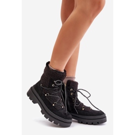 Schwarze Merilana-Schaffellstiefel mit Fell 1