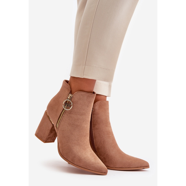 Damenstiefel mit hohem Absatz und spitzen Zehen, Öko-Wildleder, warmes Braun Raisha beige 1