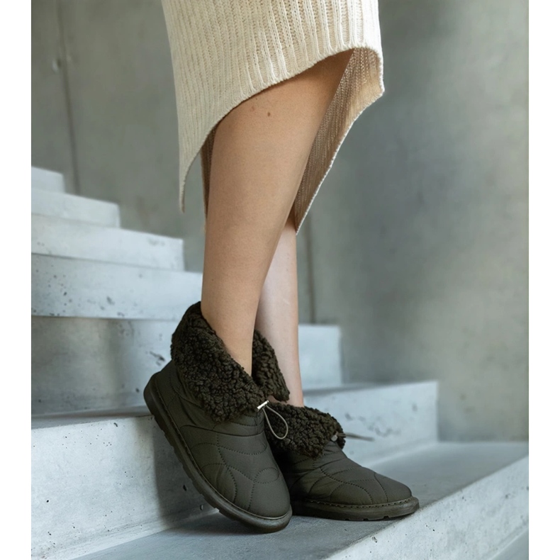 Grüne isolierte Schneestiefel mit Caellita-Manschette schwarz 2