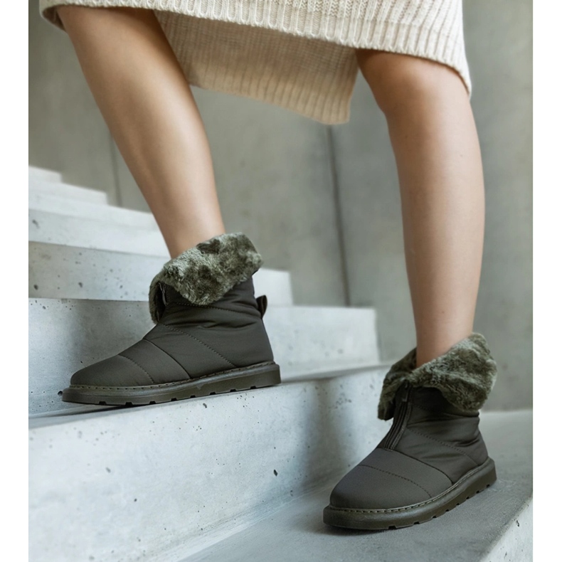 Grüne isolierte Schneestiefel mit Kragen von Edidda 1