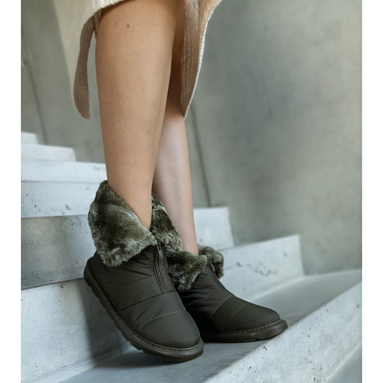 Grüne isolierte Schneestiefel mit Kragen von Edidda 2