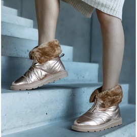 Edidda goldene isolierte Schneestiefel mit Kragen 1