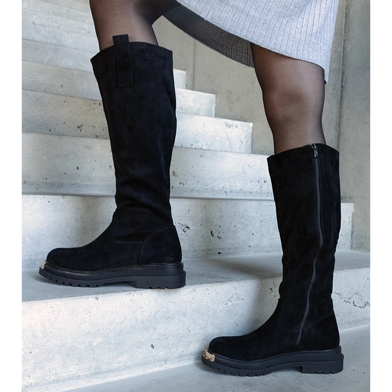 Schwarze Stiefel mit Metallfinish von Guillora 1