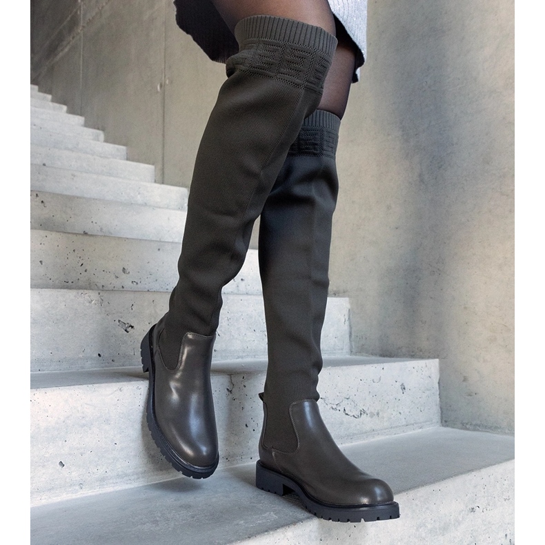 Grüne lange Stiefel mit flexiblem Obermaterial von Juanra 2