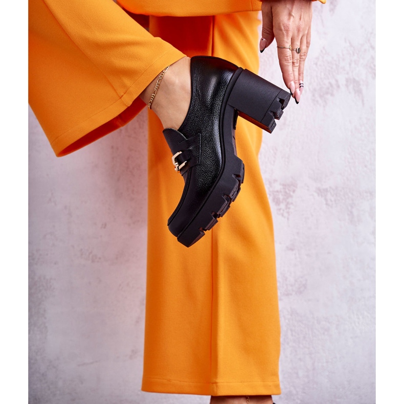 Lemar-Schuhe aus schwarzem Leder mit hohem Absatz und goldener Verzierung 3