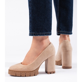 Damenpumps aus beigem Wildleder mit hohen Absätzen 2