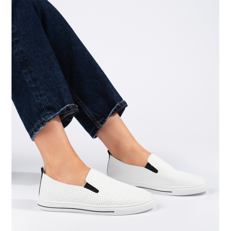 Weiße, durchbrochene Damen-Sneaker 1