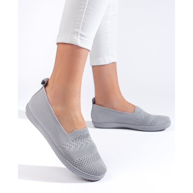 Damen-Slipper aus grauem Stoff 1