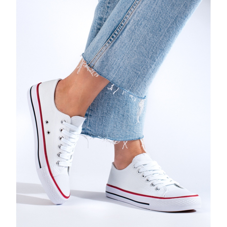 Weiße klassische Sneakers von Shelovet 1