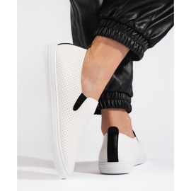Durchbrochene Slip-On-Sneaker in Weiß und Schwarz 3