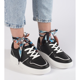 Schwarze Damen-Sneaker mit Band gebunden 1