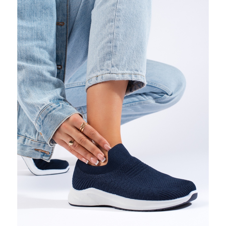 Marineblaue Sportschuhe aus Textil 2