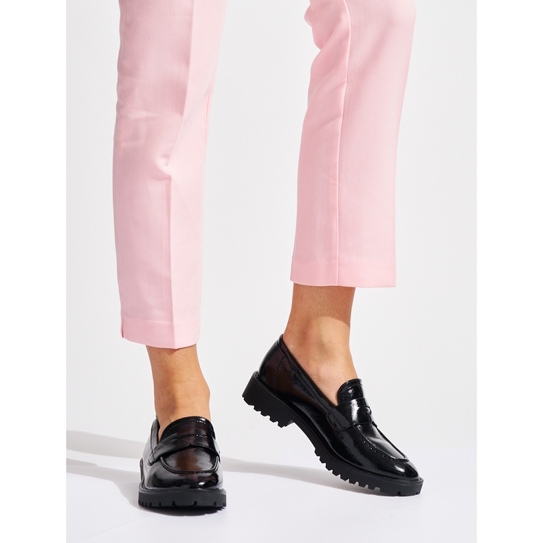 Schwarze Lackmokassins 2