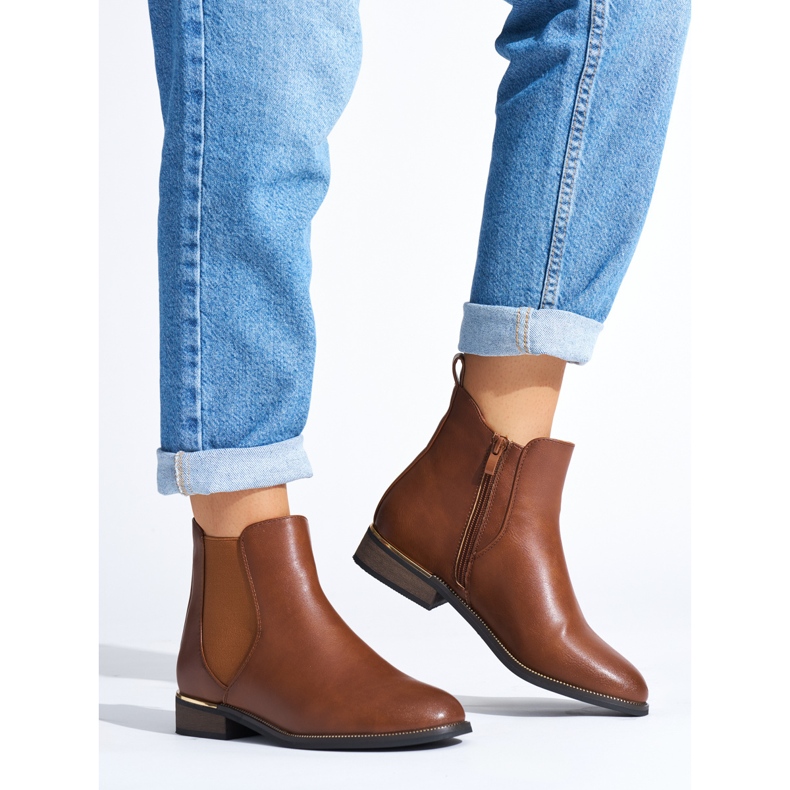 Braune klassische Damenstiefel 1