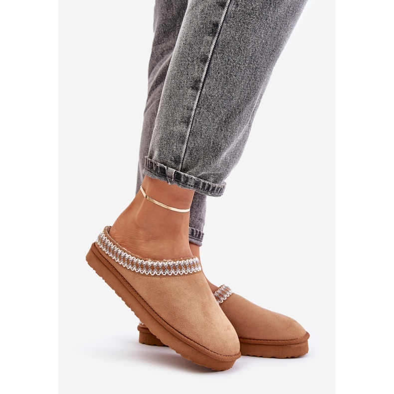 Bequeme Damenhausschuhe Hausschuhe mit Stickerei Inblu FX000021 Camel beige 1