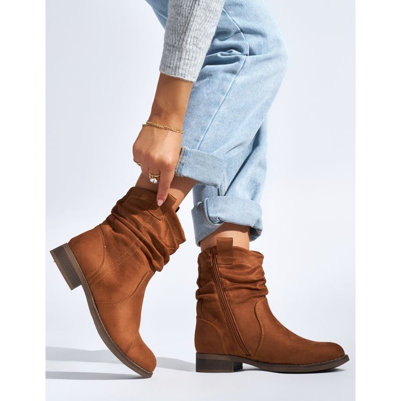 Wildlederbraune Damenstiefeletten 1