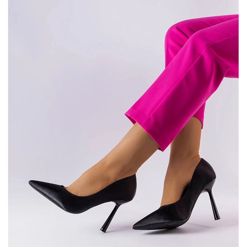 Vinceza Schwarze Pins mit Satin-Finish von Vincez 2