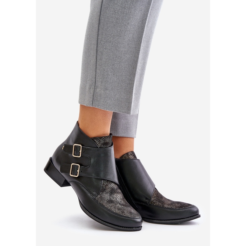 Stiefeletten aus Leder mit niedrigem Absatz und Schnallen Maciejka 06696-01 Schwarz 1