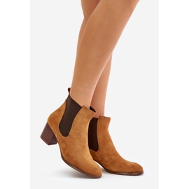 Chelsea -Stiefel auf dem Eco Suede Post Camel braun 1
