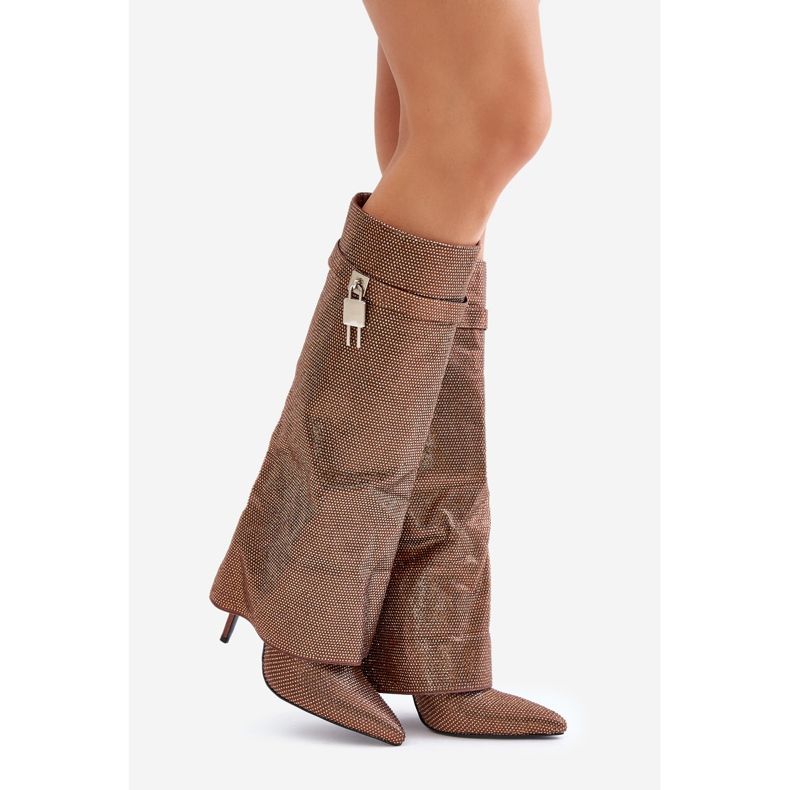 Verzierte Slip-On-Stiefel mit hohem Absatz und umgeschlagenem Schaft in Braun Enathlin 1
