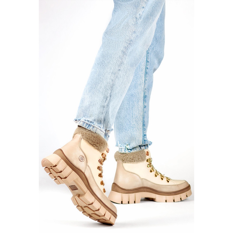 Beige isolierte Damen-Winterstiefel mit Fell, Schnürstiefel 1