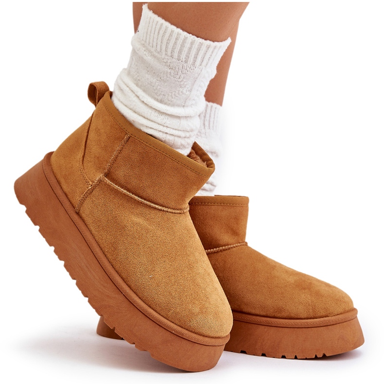 News Niedrige Frauenschneeschuhe auf der Plattform, die mit Kamelfell isoliert ist braun 5