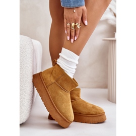 News Niedrige Frauenschneeschuhe auf der Plattform, die mit Kamelfell isoliert ist braun 2