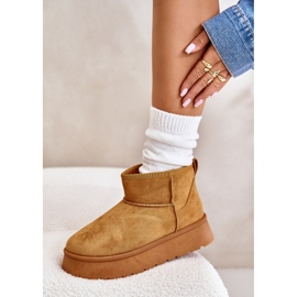 News Niedrige Frauenschneeschuhe auf der Plattform, die mit Kamelfell isoliert ist braun 3