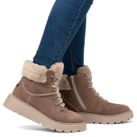 Damen-Lederstiefel mit Fell auf der braunen Plateausohle Rieker 70402-24 beige 11