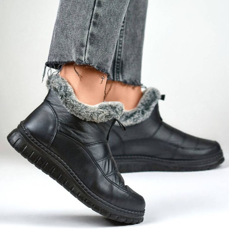 Kurze Damen-Schneestiefel mit Fell, schwarz CH-06B 1