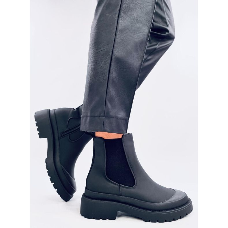 Carey Schwarze Jodhpur-Stiefel 1