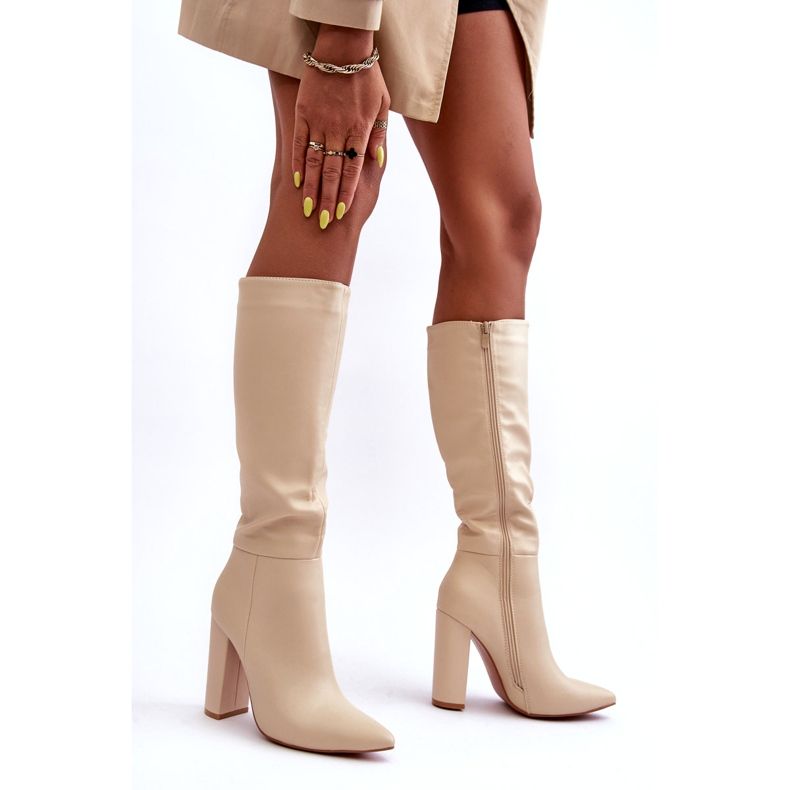 Frauen -beige Lederstiefel 1
