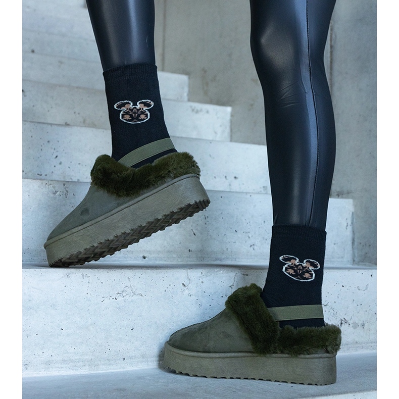 Grüne Plateau-Hausschuhe mit Fellverzierung und elastischem Band an der Ferse, Frank 1