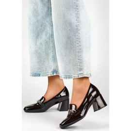 Damen-Lederschuhe mit hohen Absätzen und Verzierung, schwarz 24-58242B 2