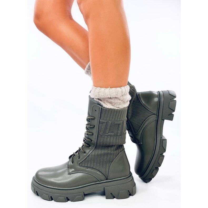 Arbeiter mit einem flexiblen Calling Green-Obermaterial grün 2