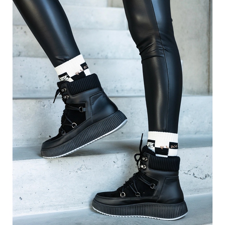 Rosemarie schwarze Stiefeletten mit dicker Sohle 1