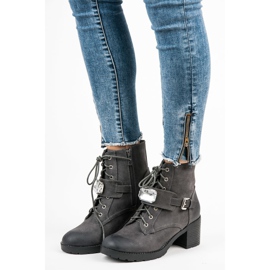 Kylie Arbeiter auf der Post grau 1