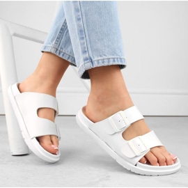 Big Star INT2004B Schaumstoff-Flip-Flops mit Schnallen, weiß 1