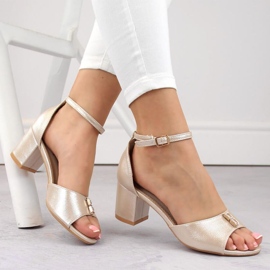 Vinceza W JAN306 Sandalen mit goldenem Absatz 1