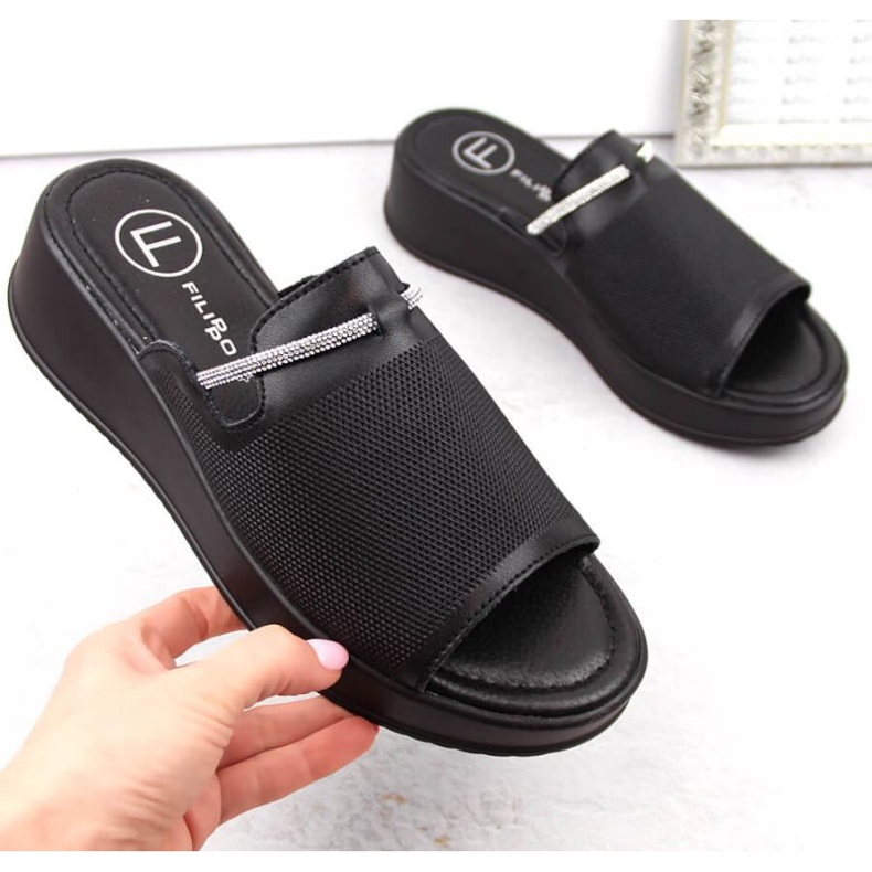 Filippo W PAW538A Keilsandaletten aus schwarzem Leder 1