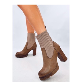 Khakifarbene Stiefeletten mit Absatz braun 1