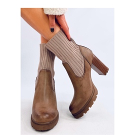 Khakifarbene Stiefeletten mit Absatz braun 2