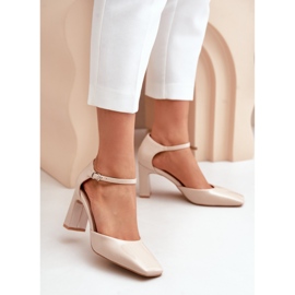 Pumps Modell CH881 Beige 1