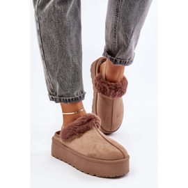 Hausschuhe Modell 24890 Dunkelbeige 1