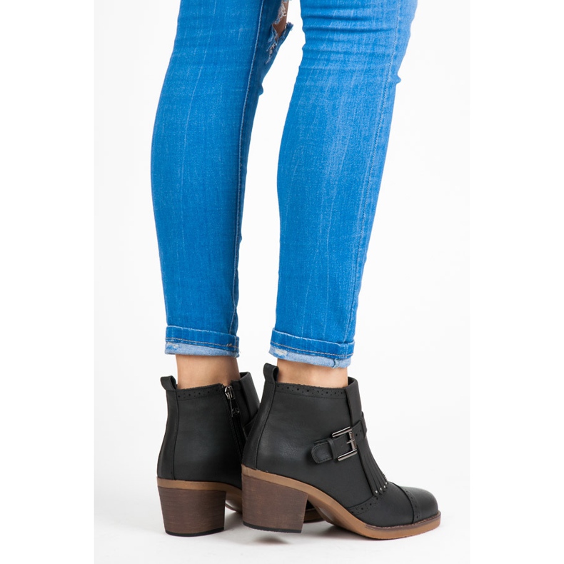 Kylie Stiefel mit schwarzen Fransen 1